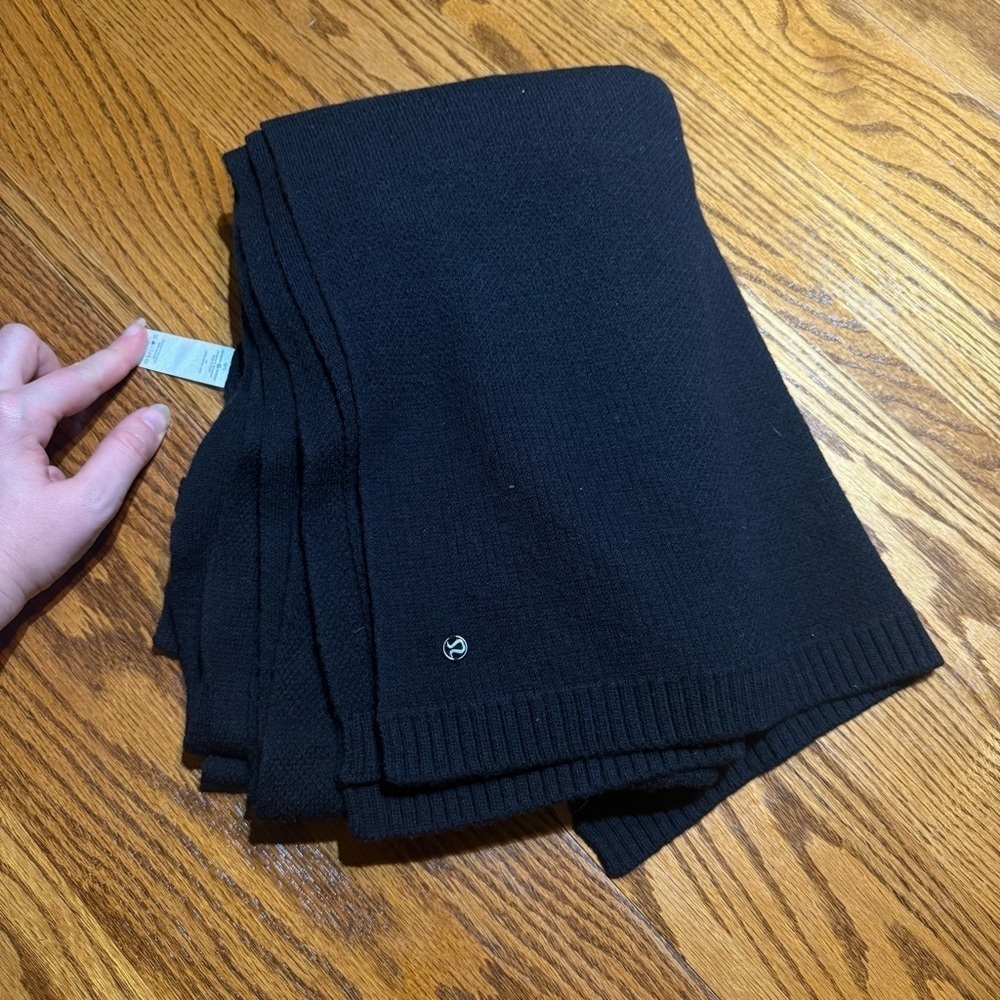 Lululemon Merino Wool Shawl/Cape One Size